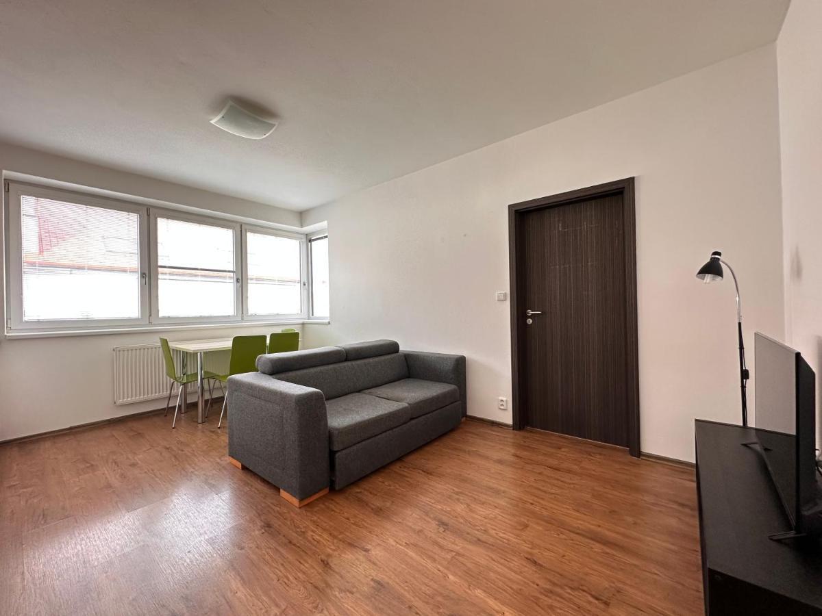 Apartman Ab Kryte Parkovani Zdarma Ceske Budejovice Eksteriør billede